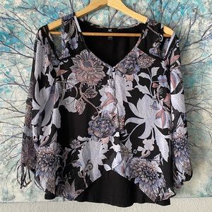 Cold Shoulder IZ Byer Top